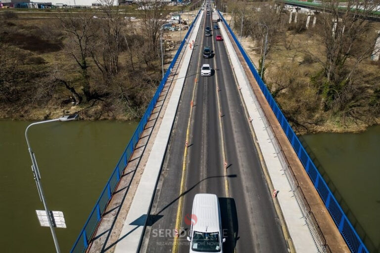 V nedeľu ráno bude premávka na moste v Hlohovci nakrátko obmedzená