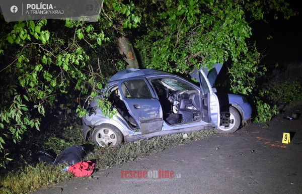 Tragická nehoda pri Močenku. Zahynul len 17 ročný chlapec