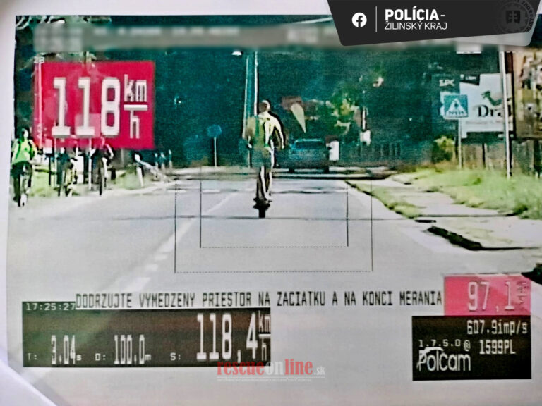 Priestupok vodiča elektrokolobežky. Policajti mu namerali rýchlosť až 118 km/h – VIDEO