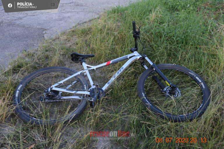 Neznáme auto malo zraziť cyklistu. Pri incidente sa zranil 14 ročný chlapec